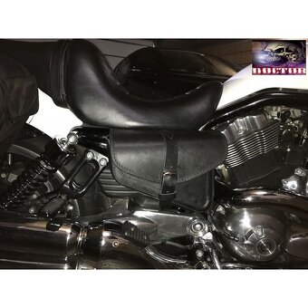 Kožené podsedlové brašničky S77-S78 Harley Davidson V ROD. - 4
