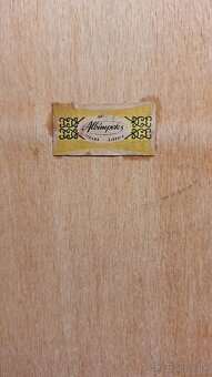 Ručne vyrezávaný drevený obraz z Albánie – vtáky (originál A - 4