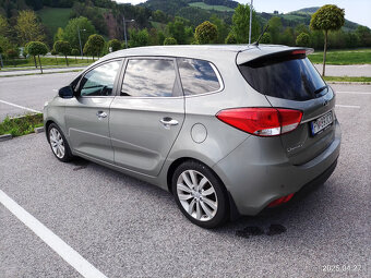 KIA Carens 1.7 CRDi 136k A/T - 4