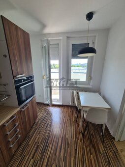 Na predaj: Štýlový 3-izbový byt s loggiou v tichej časti K.V - 4