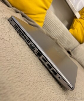 HP 250 G6 i5 8GB 256GB + TAŠKA - 4
