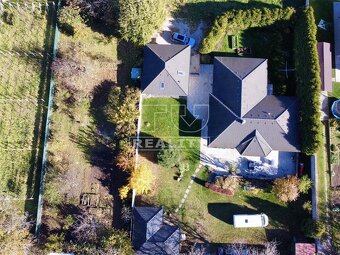 5i RD v Báhoni s garážou a krásnym pozemkom 1 374 m2 v... - 4