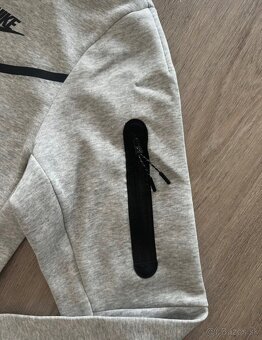 Nike Tech Fleece Sivá - 4
