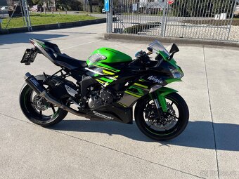 Kawasaki ZX6R - 4