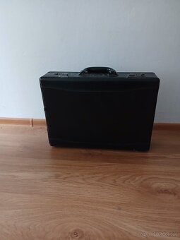 2 kufre na predaj - 4