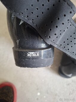 Predám lyže a lyžiarky - 4