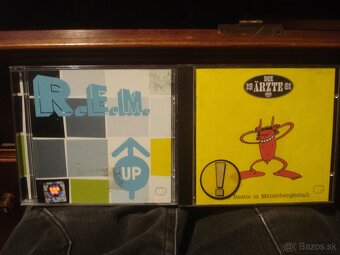 CD N.CAVE B.SOUTH HENDRIX OLDFIELD RAMONES CLASH S.MINDS REM - 4