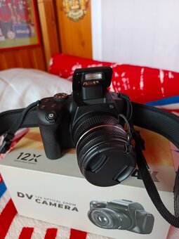 digitálny fotoaparát s 12-násobným optickým zoomom - 4