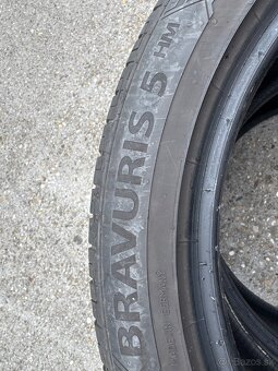Predám 2ks BARUM 255/40 R18 - 4