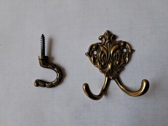 MOSADZNÉ VEŠIAKY - 4