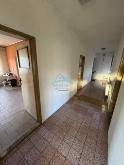 Dvojgeneračný rodinný dom s veľkou garážou a záhradou - 4