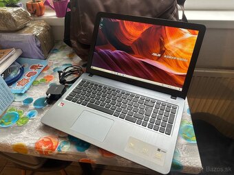Asus VivoBook 15 - 4