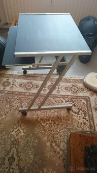 Počitačovy stolik - 4