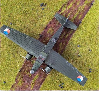 Predám AERO MB-200, plastikový model, mierka 1/72 - 4