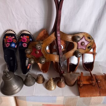 Kopce,zvony,rolničky,kožené zapestniky - 4