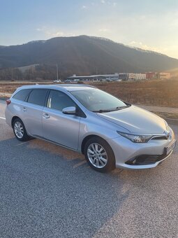 Toyota Auris (facelift model) - 4