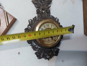 Predám funkčné starožitné nástenné kovové hodiny 1910 85 € - 4