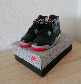 Nike Air Jordan 4 Bred - 4