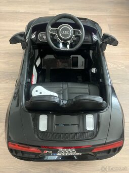 Detské elektricke autíčko audi R8 - 4