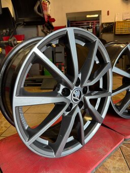 1. Predam Alu disky Anzio R17. - 4
