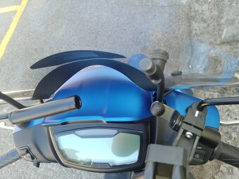 Predám držiaky na mobil/navigáciu a sieť na batožinu - 4