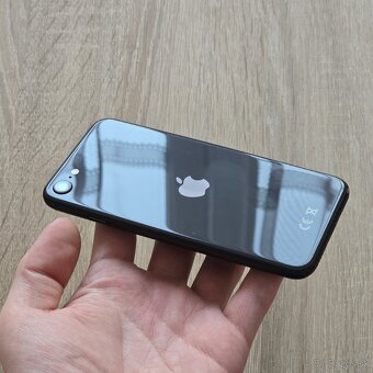 iPhone SE 2020 (64 GB, čierny) - 4
