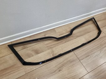 PREDNA MASKA OCTAVIA RAMCEK GRILU MASKY CIERNY - 4