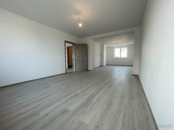 Veľkometrážny 2 izb. byt s parkovacím státím - 4