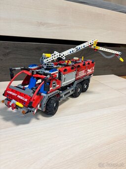LEGO Technic - hasičské auto - 4