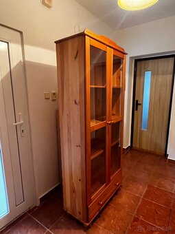 Drevenná vitrína - 4