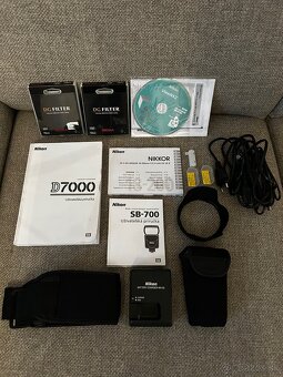 Nikon D7000 s bleskom Nikon SB-700 a príslušenstvom - 4