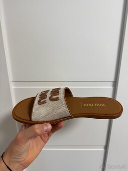 Miu Miu appliqué-logo slides - 4