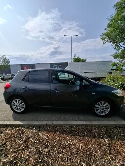 Toyora auris 2.0 diesel - 4