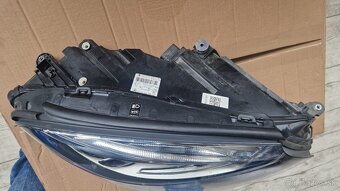 Svetlo prave mercedes S w222 - 4