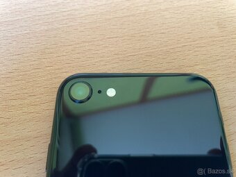 Apple iPhone SE 2022 - 4