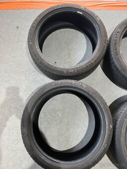 Gumy 225/40 R18 - 4