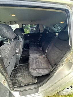 Honda FR-V - 4