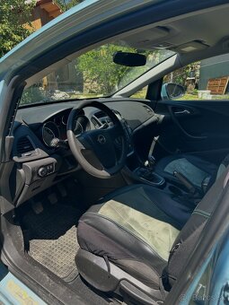 Opel Astra 2010 - 4