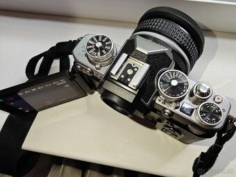Nikon Z fc + nikor 28mm + grip - 4