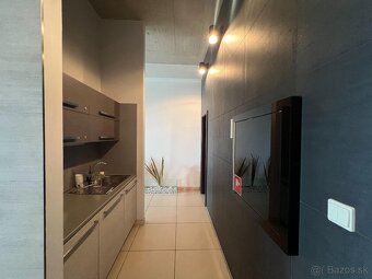 Samostatná kancelária 18 m² v modernom biznis centre R11 - 4