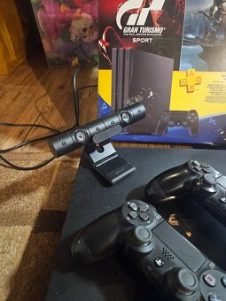 Predám playstation 4 pro 1TB - 4
