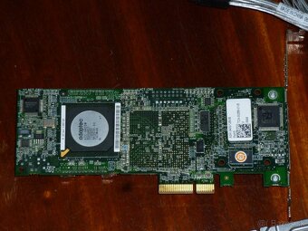 Predám SAS harddisky a radič - 4