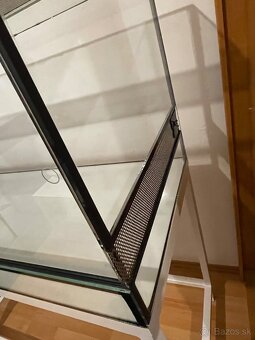 Terárium s kovovým stojanom - 4