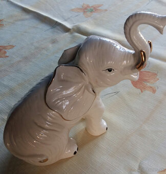 Porcelánový Slon - 4