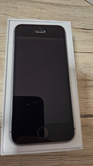 IPhone SE + prislusenstvo - 4