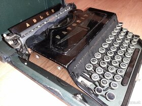 Písací stroj zn. ADLER FAVORIT - 4