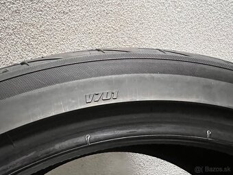 Yokohama Advan fleva V701 R19 - 4