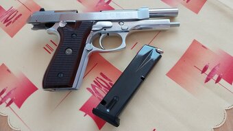 Pištoľ Taurus PT 92 AFS - 4