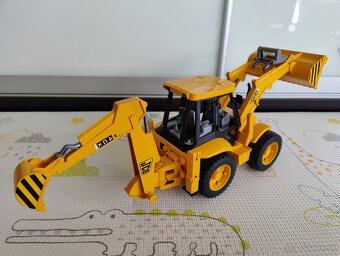 BRUDER JCB 4CX traktor - 4