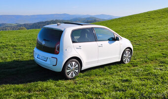Elektromobil VW e-Up - strešné okno, letné+zimne pneu - 4